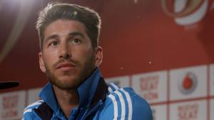 Sergio Ramos asegura que la partida de Aragonés deja al fútbol español un gran hueco. Foto Agencias