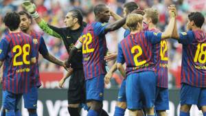 El Barcelona con un equipo alternativo ganó al Inter de Porto Alegre. Lio Messi está de vacaciones.