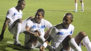 Carlo Costly demostró su artillería con la Bicolor.