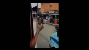 El ladrón al final del video fue quien salió engañado.