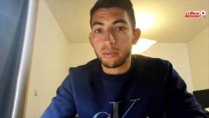 Diez tuvo una charla amena con el joven Jonathan Rubio, quien milita en el Académica