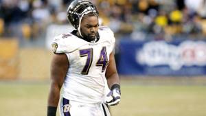 Michael Oher jugará su primer Super Bowl, arrastra una historia triste, pero ahora es un ejemplo de superación.