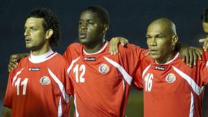 Los futbolistas Michael Barrantes, Joel Campbell y Óscar Rojas, parte de las figuras de la seleccion de Costa Rica.