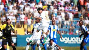 Momento en que Brushi se 'comió' este gol que casi estaba hecho..