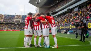 Futbolistas del Athletic celebrando su anotación ante el Cádiz.