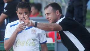 El técnico Danilo Tosello prefirió guardarse los elogios para Roger Rojas que es el goleador de su equipo con 9 dianas.