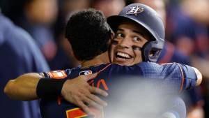Mauro esta noche conectó tres imparables, hizo dos carreras e impulsó dos carreras. Foto AFP.