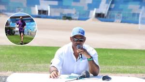 Mario Moncada, Comisionado Nacional de Deportes (CONDEPOR) detalló los avances de la instalación de la nueva grama al Estadio Nacional de Tegucigalpa. Foto: Marvin Salgado