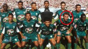 Verón fue campeón con los escualos, eso le abrió las puertas para llegar al Motagua donde también alzó la corona.