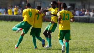 Parrillas One le dio vuelta al marcador y terminó goleando al Comayagua.