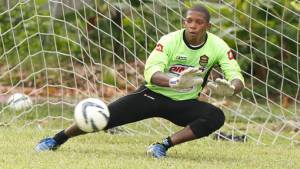 Luis López en su infancia jugó de delantero, pero en Real España se ha ganado el respeto bajo los tres postes.