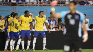 Brasil se dio un festín con Honduras en amistoso jugado en el Sun Life de Miami.