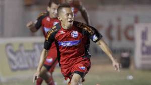 Francisco Benítez juega su segunda temporada con el Deportes Savio.