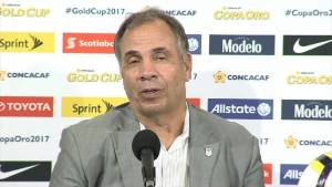 El técnico de Estados Unidos, Bruce Arena, se mostró muy tranquilo en conferencia de prensa tras obtener el pase a semifinales de la Copa Oro.