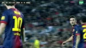 Messi y David Villa se cruzaron unas miradas de pocos amigos.