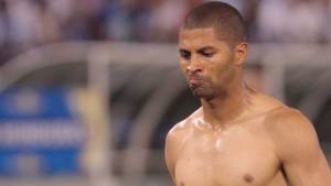 Álvaro Saborío mostró su frustración por la derrota tricolor ante Honduras.