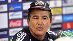 El entrenador de Costa Rica, Jorge Luis Pinto inició derrota fogueos previo a Brasil 2014.