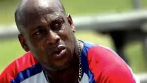 Hernán Medford triunfó como futbolista y ahora lo hace como entrenador.