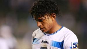 A Carlo Costly le pasó factura no tener equipo.