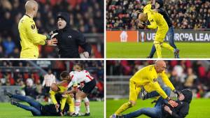 ¡Escándalo en Europa! Un fan del PSV se metió para agredir al arquero de Sevilla Dmitrovic, pero el serbio lo inmvolizó por unos segundos