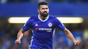 Diego Costa dejará el Chelsea al finalizar la temporada para engrosar a la lista de estrellas en el fútbol chino. Foto AFP