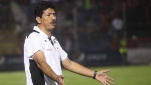 Carlos Martinez llegó al Vida en 2009, y clasificó en cuatro ocasiones a la etapa final del campeonato.