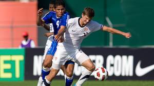 La selección de Estados Unidos se vio complicada contra El Salvador.