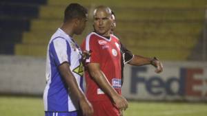 Elmer Zelaya y Torlacoff protagonizaron el duelo picante en La Ceiba.
