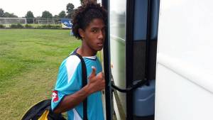 Carlos 'Pavoncito' Plummer viajó a Tegucigalpa con la ilusión de debutar con Real España ante Motagua. Foto @realcdespana