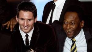 Leo Messi recibió duras criticas por muchos internautas por el corto mensaje que le dedicó a Pelé.