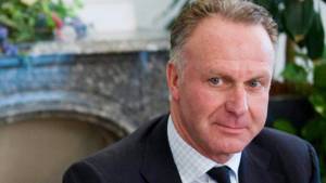 Karl-Heinz Rummenigge, vicepresidente del Bayern Munich, arremetió contra el técnico del Borussia por sus declaraciones.