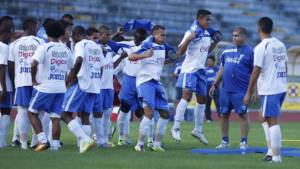 Los jugadores nacionales tuvieron su práctica este martes en el estadio Olímpico.
