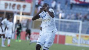 Boniek García anotó el gol que le dio la victoria al Olimpia frente a Marathón.