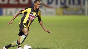 Kervin Johnson afirma que le pasó por la mente dejar de entrenar con Real España por la falta de participación.