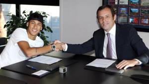 El expresidente del Barcelona, Sandro Rosell sigue metido en problemas por fichaje de Neymar. (Foto: Agencia/Archivo)