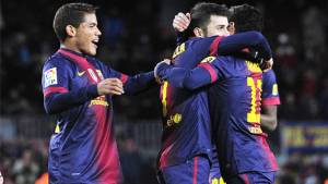 David Villa festejó sus dos goles con el Barcelona con los cuales venció 3-1 al Alavés.