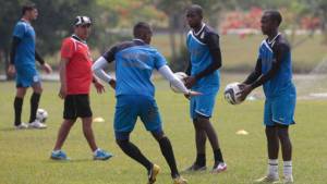 JC Espinoza afina al Olimpia previo al inicio de semifinales