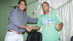 El volante Michel Rivera fue presentado con grandes expectativas el torneo anterior, pero seis meses después queda fuera.