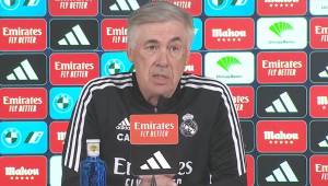 Carlo Ancelotti en la rueda de prensa antes de enfrentar al Barcelona por el boleto a la final de Copa del Rey.