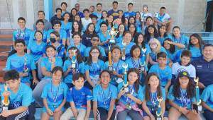 Jóvenes de todas las edades entregaron su máximo esfuerzo en el Campeonato Nacional de Natación Piscina Larga por Puntos.