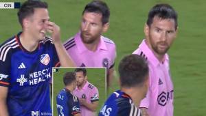 Messi se molestó con Santiago Arias por su simulación y lo fue a encarar cuando se terminaba el partido.