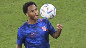 Sterling no regresará a Qatar mientas su familia no esté a salvo tras ser víctimas de un fuerte robo.