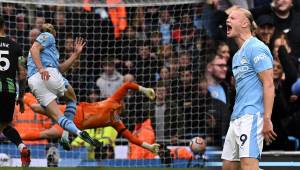 Haaland marcó el segundo para el Manchester City en el primer tiempo, después del tanto de Julián Álvarez.