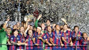 Celebración de los Jugadores de FC Barcelona al coronarse campeón de uefa champions league en Berlín