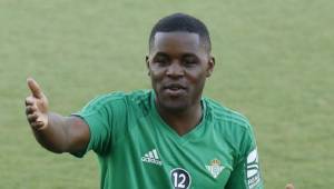 Joel Campbell durante un entrenamiento con el Real Betis.