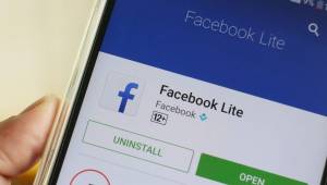Desinstalá Facebook de tu dispositivo móvil si querés que tu batería y tus datos te rindan.