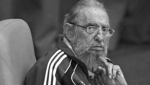 Fidel Castro le cedió el poder a su hermano Raúl, años atras debido a complicaciones en su estado de salud.