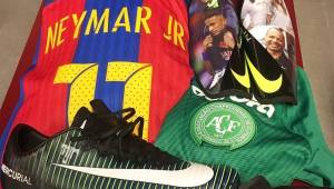 Neymar publicó en sus redes sociales una fotografía de los implementos listos para el clásico español junto con una camiseta del Chapecoense.