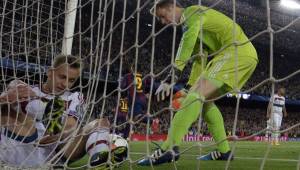 Neuer fue una muralla en la primera parte, en el complemento tuvo que ir a traer el balón a las redes en tres ocasiones. Foto AFP