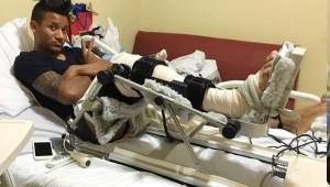Así ha doblado la rodilla esta mañana el mediocampista Luis Garrido, mostrando una amplia mejoría en su recuperación. FOTO DIEZ